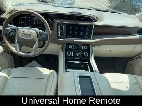 Used 2021 GMC Yukon Denali w/ Denali Premium Package image 18