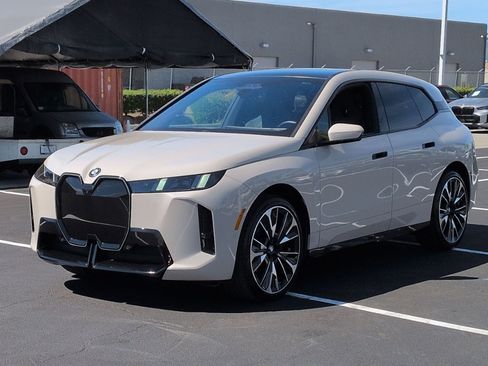 Used 2026 BMW iX xDrive45 w/ M Sport Package image 5