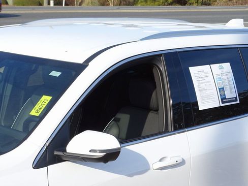 Used 2025 Buick Enclave Preferred image 33