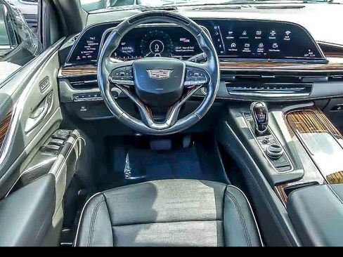 Certified 2024 Cadillac Escalade Premium Luxury AWD/4WD image 18