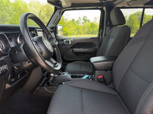 Used 2022 Jeep Wrangler Unlimited Sport AWD/4WD image 17
