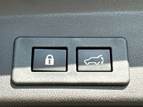 Certified 2023 Subaru Ascent Limited w/ Technology Package image 36