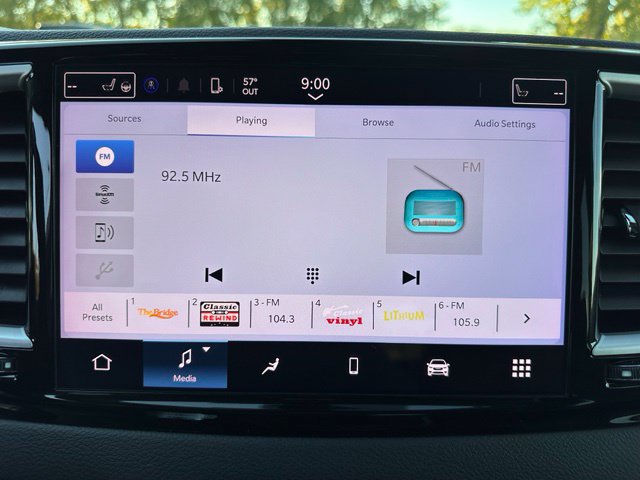 Used 2024 Chrysler Pacifica Touring-L FWD image 25