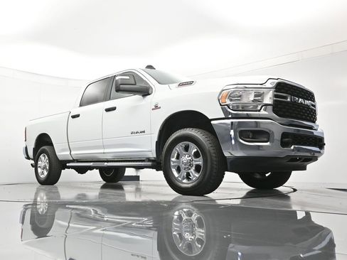 Used 2024 RAM 2500 Big Horn AWD/4WD image 37