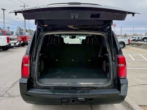 Used 2020 Chevrolet Suburban LT image 16