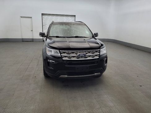 Used 2018 Ford Explorer XLT w/ Equipment Group 202A AWD/4WD image 14