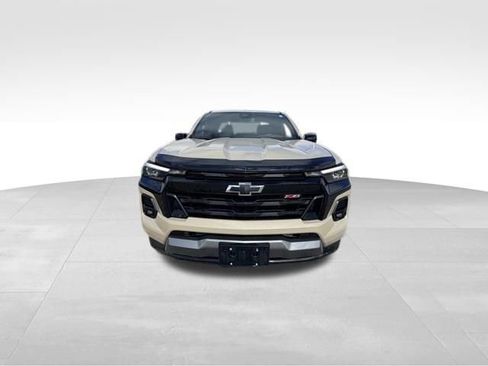 Used 2023 Chevrolet Colorado Z71 w/ Z71 Convenience Package 2 image 3