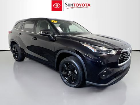Used 2022 Toyota Highlander L image 1