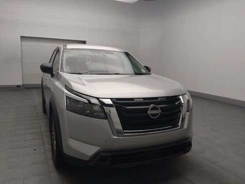 Used 2024 Nissan Pathfinder S FWD image 13