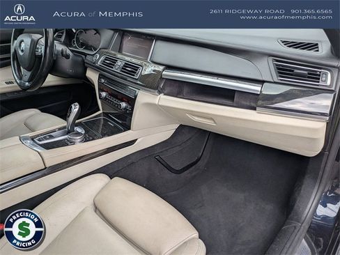 Used 2015 BMW 740i image 28