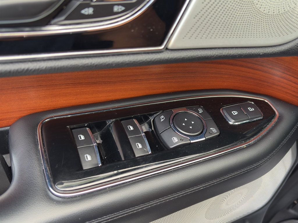 Used 2019 Lincoln Navigator Reserve w/ Cargo Package AWD/4WD image 34
