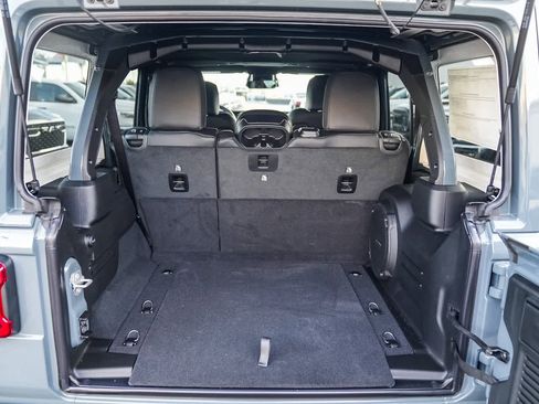 New 2025 Jeep Wrangler Unlimited Rubicon w/ Technology Group image 11