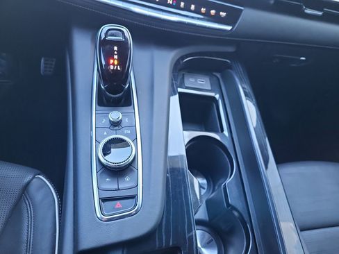 Certified 2024 Cadillac Escalade Sport w/ Touring Package image 28