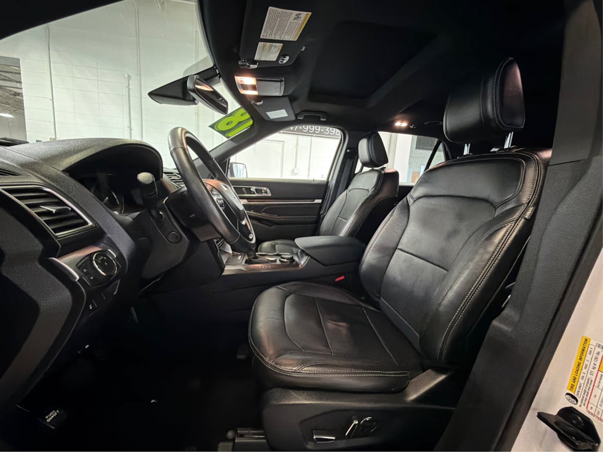 Used 2018 Ford Explorer Limited w/ Equipment Group 301A AWD/4WD image 9