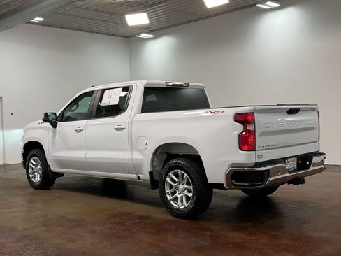 Used 2023 Chevrolet Silverado 1500 LT AWD/4WD image 5