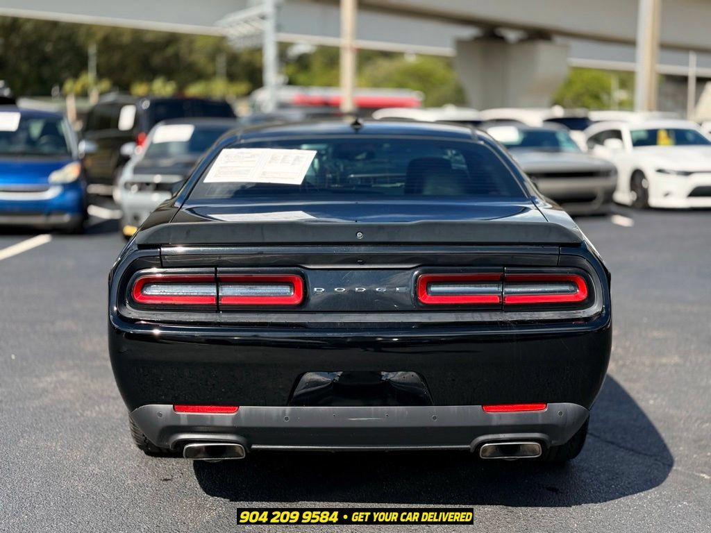 Used 2016 Dodge Challenger R/T Scat Pack w/ Leather Interior Group RWD image 9