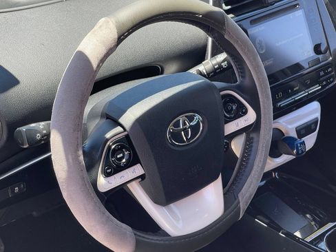 Used 2017 Toyota Prius Three w/ Carpet Mat Package FWD image 8