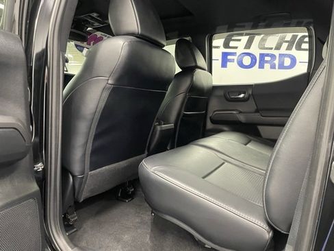 Used 2021 Toyota Tacoma TRD Off-Road image 13