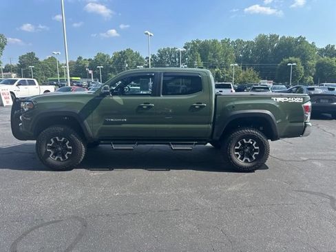 Used 2021 Toyota Tacoma TRD Off-Road AWD/4WD image 8