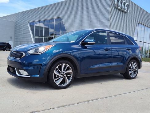 Used 2019 Kia Niro Touring FWD image 1