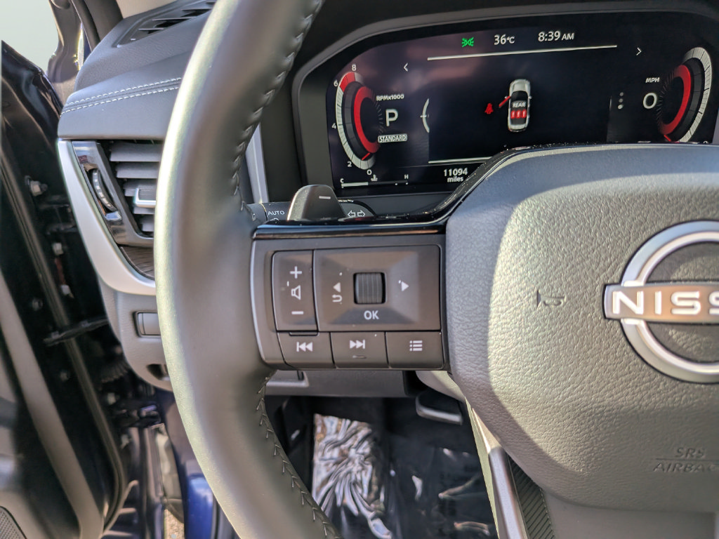 Used 2025 Nissan Rogue Platinum FWD image 31