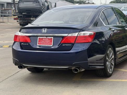 Used 2015 Honda Accord Sport image 7