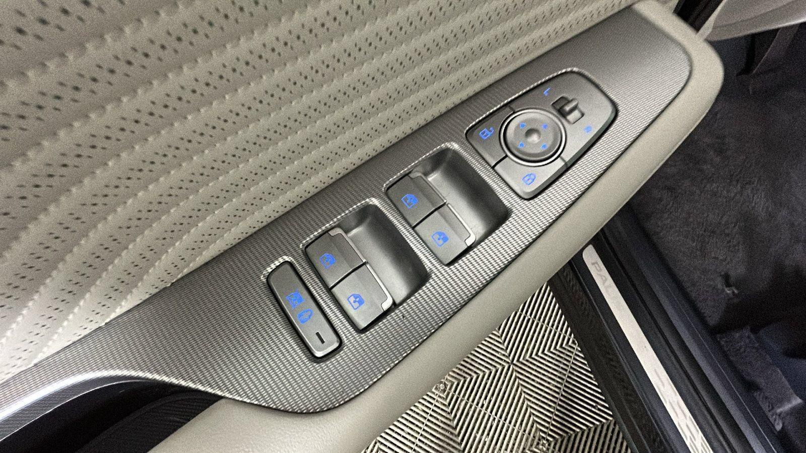 Used 2024 Hyundai Palisade Calligraphy FWD image 11