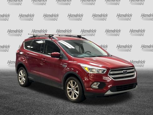 Used 2018 Ford Escape SE w/ SE Sync 3 Package FWD image 2