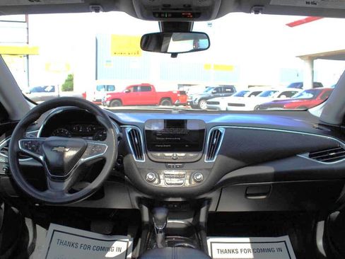 Used 2021 Chevrolet Malibu LT image 18