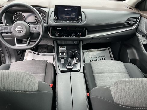 Used 2022 Nissan Rogue SV image 17