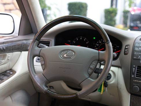 Used 2002 Lexus LS 430 image 33