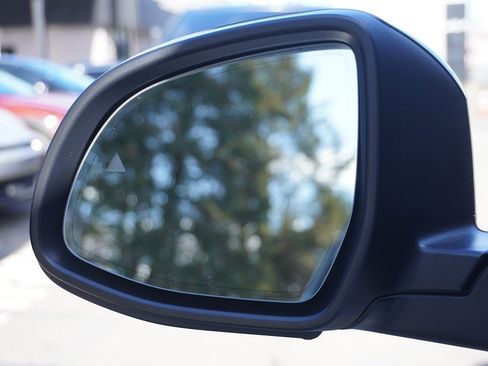 Used 2023 BMW X7 xDrive40i w/ Premium Package image 59