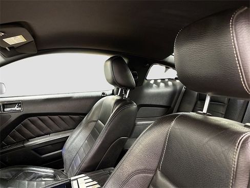 Used 2011 Ford Mustang Premium w/ 201A Rapid Spec Order Code image 20