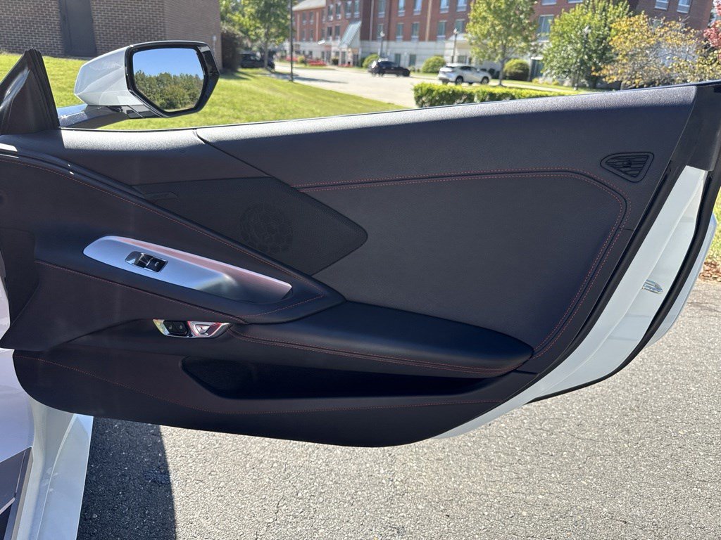 Used 2022 Chevrolet Corvette Stingray Convertible w/ 1LT RWD image 35
