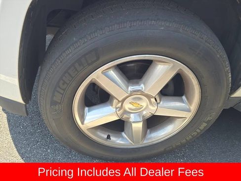 Used 2011 Chevrolet Suburban LT w/ Luxury Package AWD/4WD image 4