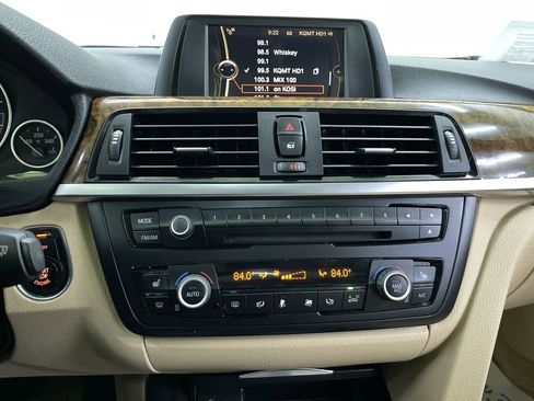 Used 2014 BMW 320i xDrive Sedan image 21