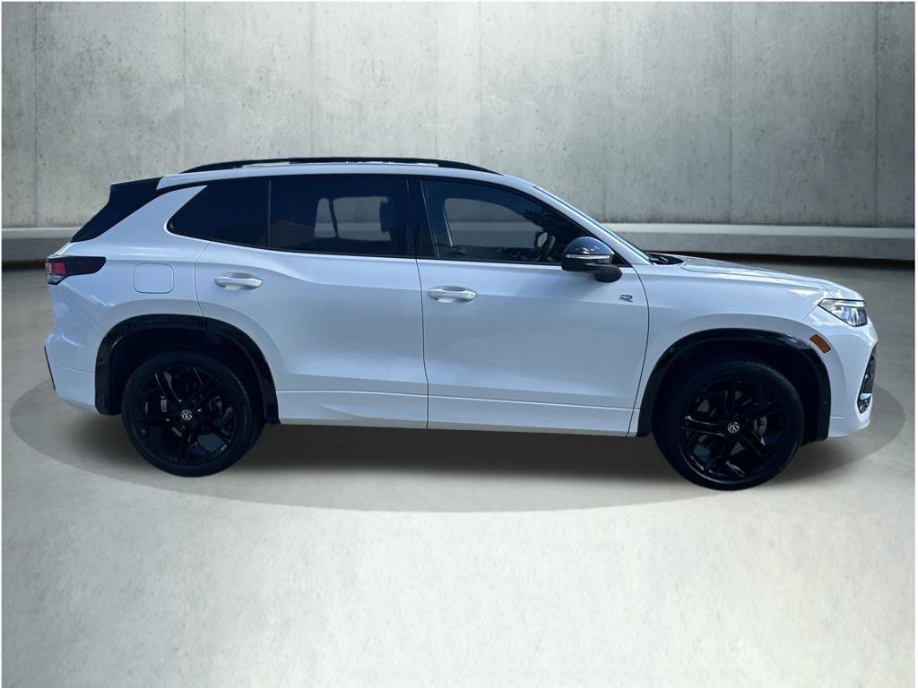 Used 2026 Volkswagen Tiguan SE R-Line AWD/4WD image 6