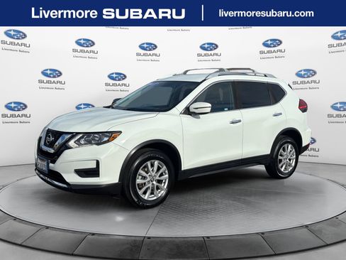 Used 2017 Nissan Rogue SV AWD/4WD image 1