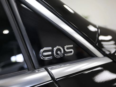 Used 2023 Mercedes-Benz EQS 580 4MATIC SUV image 12