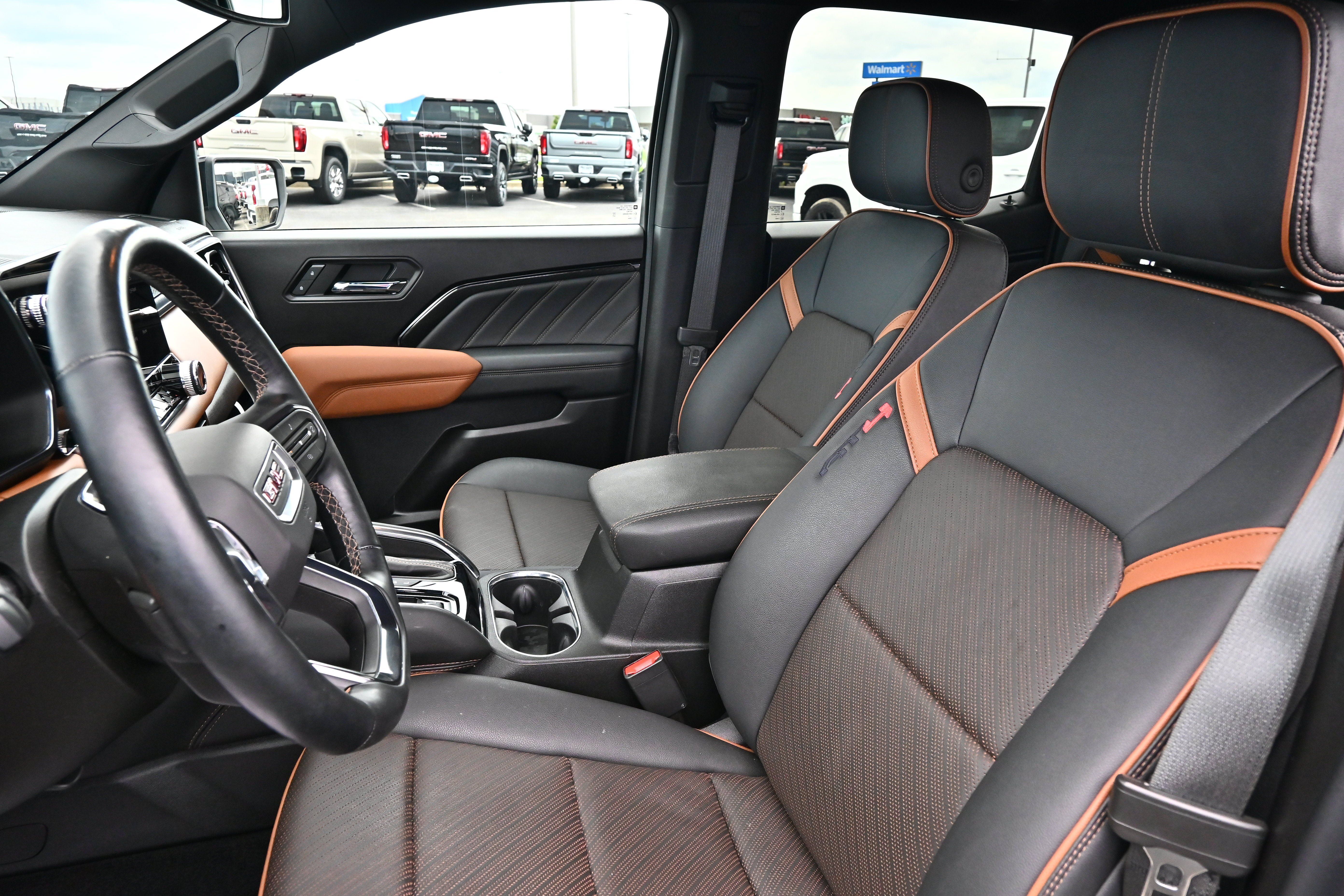 Used 2025 GMC Canyon AT4 w/ Technology Plus Package AWD/4WD image 22