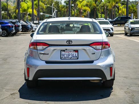 Used 2022 Toyota Corolla LE w/ Carpet Mat Package (TMS) FWD image 5
