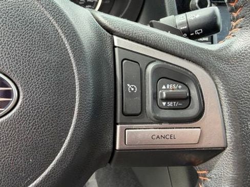 Used 2017 Subaru Crosstrek 2.0i Premium w/ Moonroof Package AWD/4WD image 15