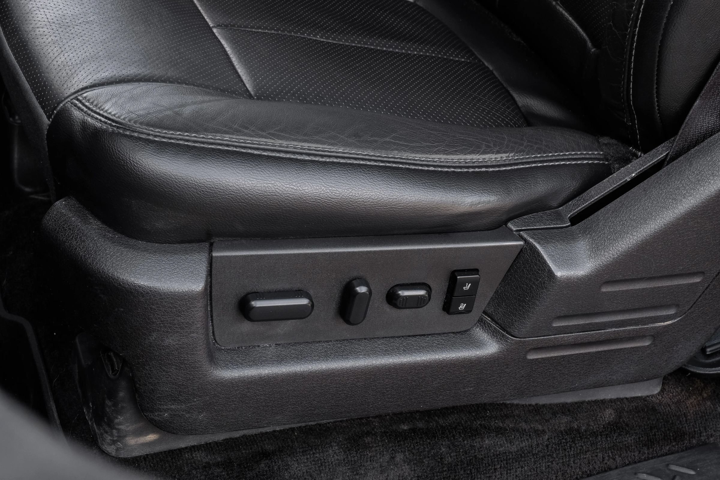 Used 2014 Ford F150 FX4 w/ Equipment Group 402A Luxury AWD/4WD image 38