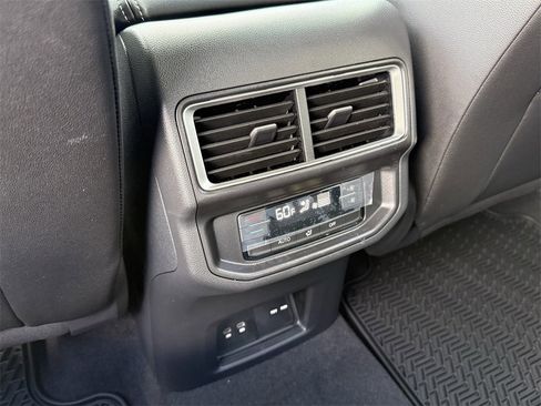 New 2026 Volkswagen Atlas SE image 23