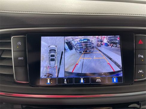 Used 2024 Buick Enclave Premium image 17