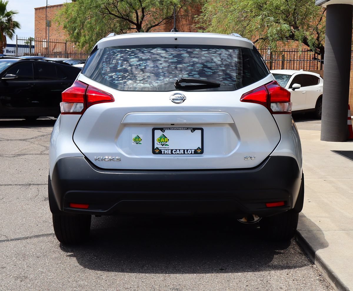 Used 2018 Nissan Kicks SV FWD image 11