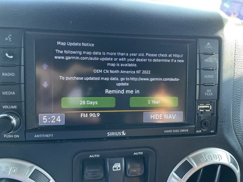 Certified 2018 Jeep Wrangler Sahara w/ Connectivity Group AWD/4WD image 19
