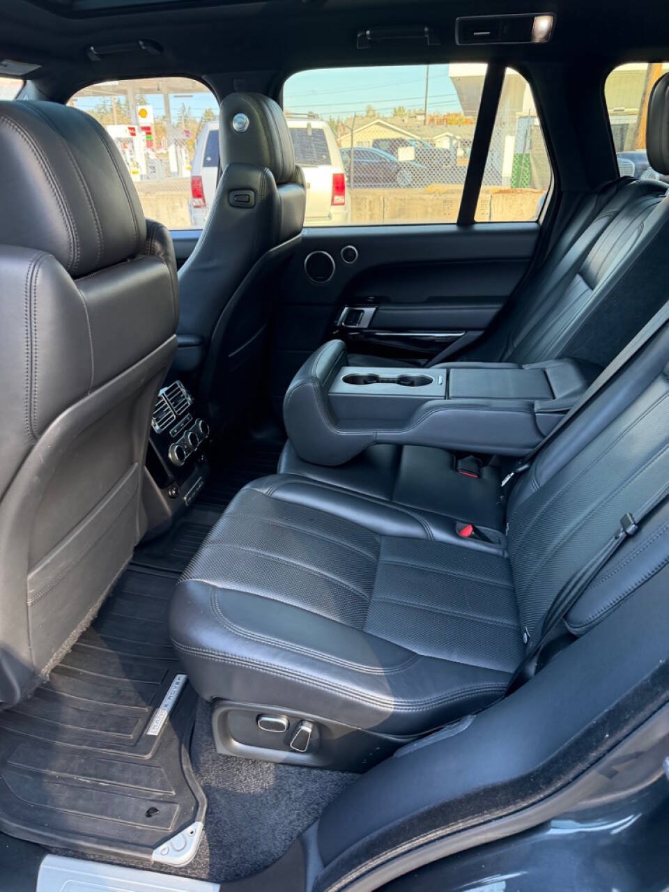 Used 2015 Land Rover Range Rover Supercharged AWD/4WD image 13