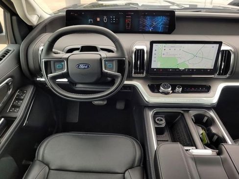 Used 2025 Ford Expedition Max Platinum AWD/4WD image 21