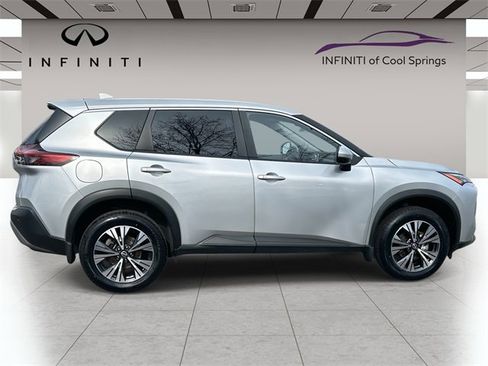 Used 2023 Nissan Rogue SV image 8